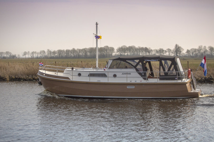 Luxus-Boote mit offener Plicht Friesland